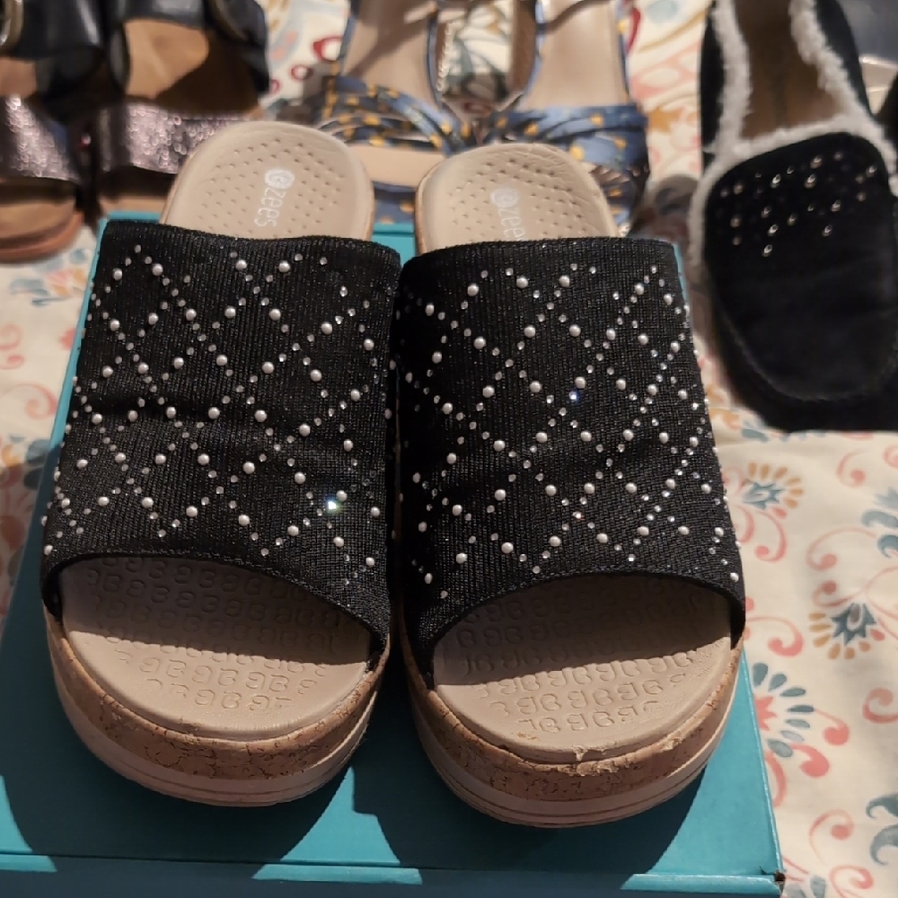 Bzees Black Sandals, 9M